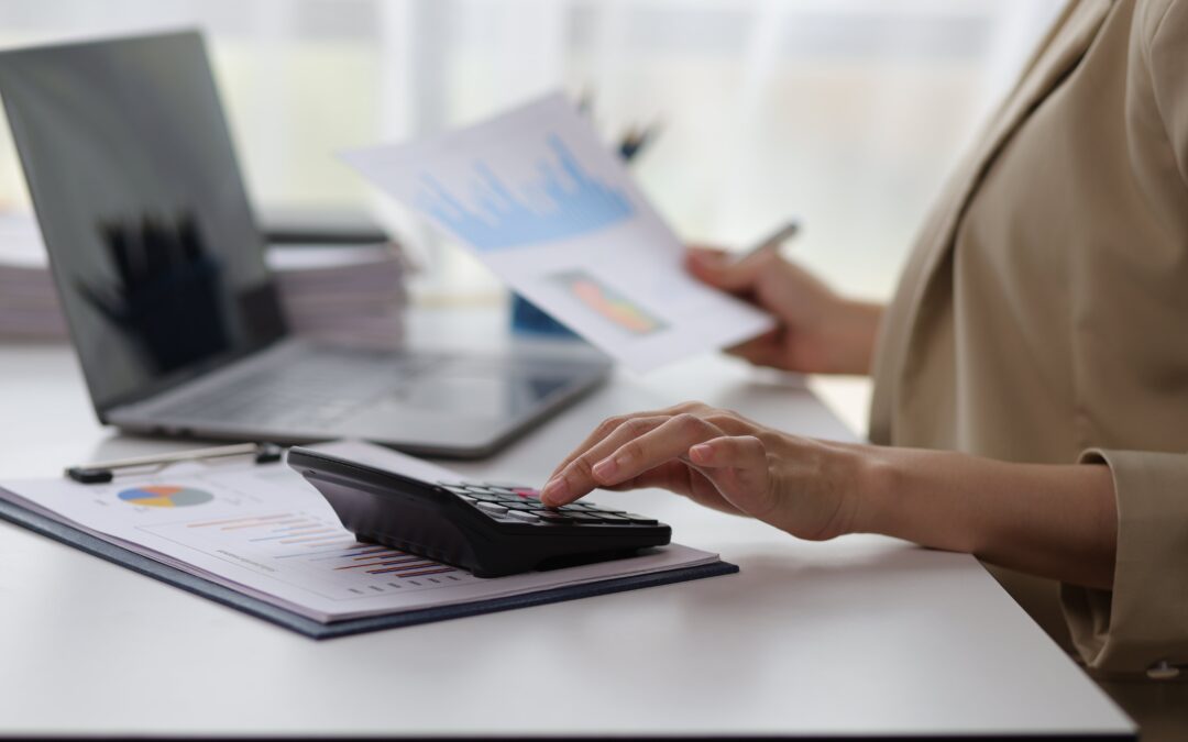 What’s the Difference Between a Bookkeeper and an Accountant?